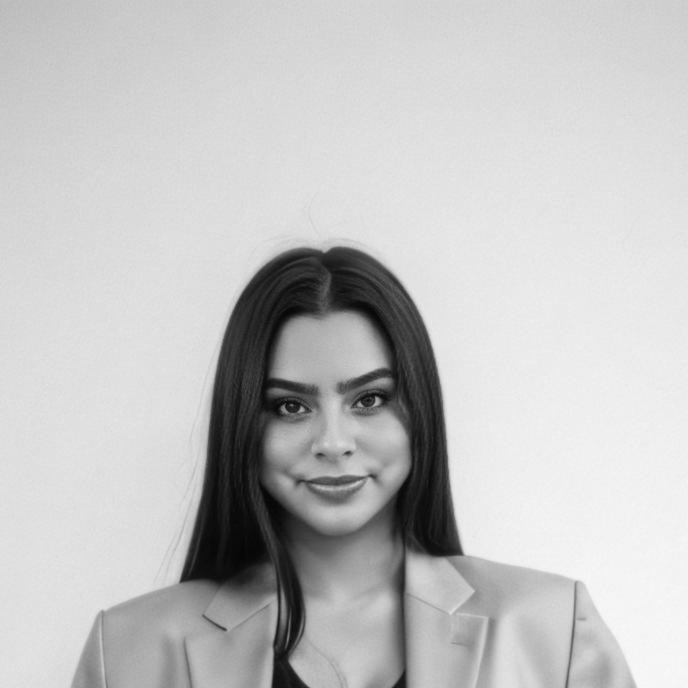 Meet your Posher, Alexis